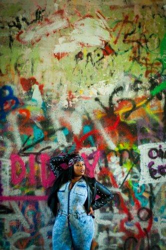 mobile - carousel-hero-element image-5